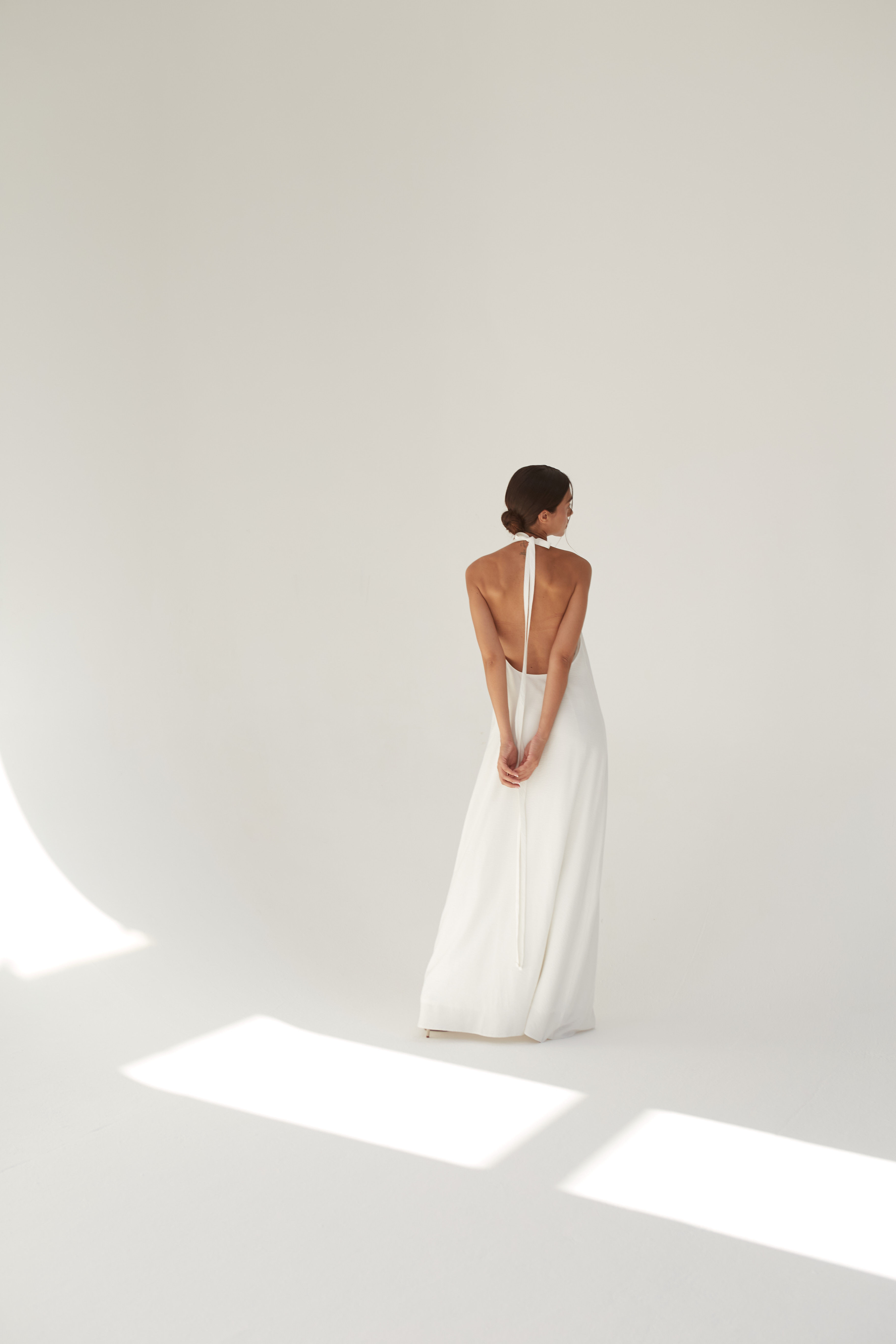 Платье-макси с открытой спиной на завязках