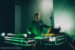 MOONBEATS ASIA / Chrome Sparks