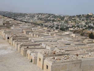 PHONG TỤC DO THÁI - TẠI SAO NGƯỜI DO THÁI THƯỜNG ĐẶT ĐÁ CHỨ KHÔNG PHẢI HOA KHI ĐI VIẾNG MỘ?