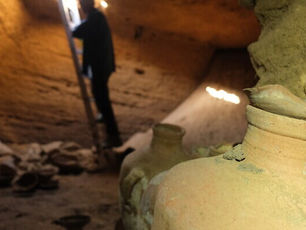 TÌM THẤY HANG CHỨA 3.300 NĂM TUỔI TỪ THỜI RAMSES II, VỊ PA-RA-ÔN NỔI TIẾNG TRONG KINH THÁNH.