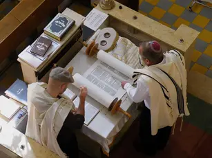 NHỮNG KINH SÁCH THIÊNG LIÊNG NHẤT CỦA DO THÁI GIÁO.