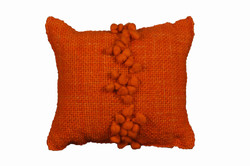 Cojin Naranjo con Pompones Naranjos