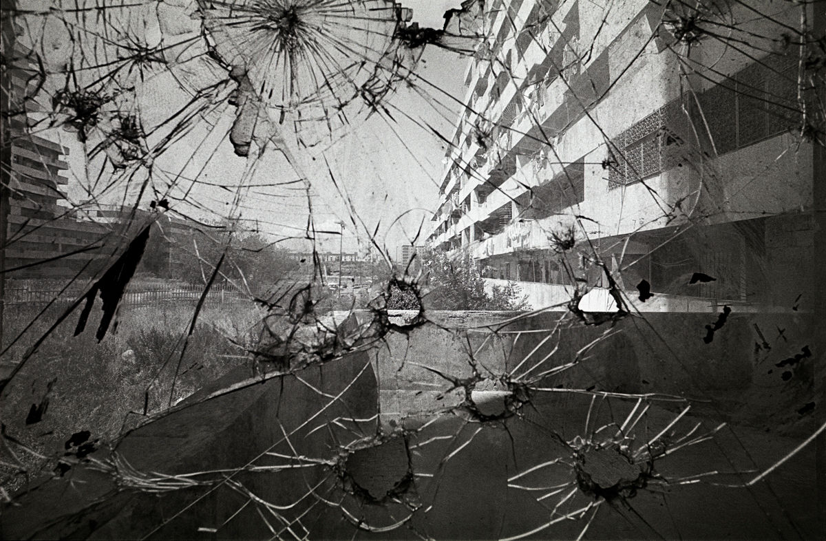 Un finestrone, Quartiere Scampia - Napoli 2000 | Francesco Cito