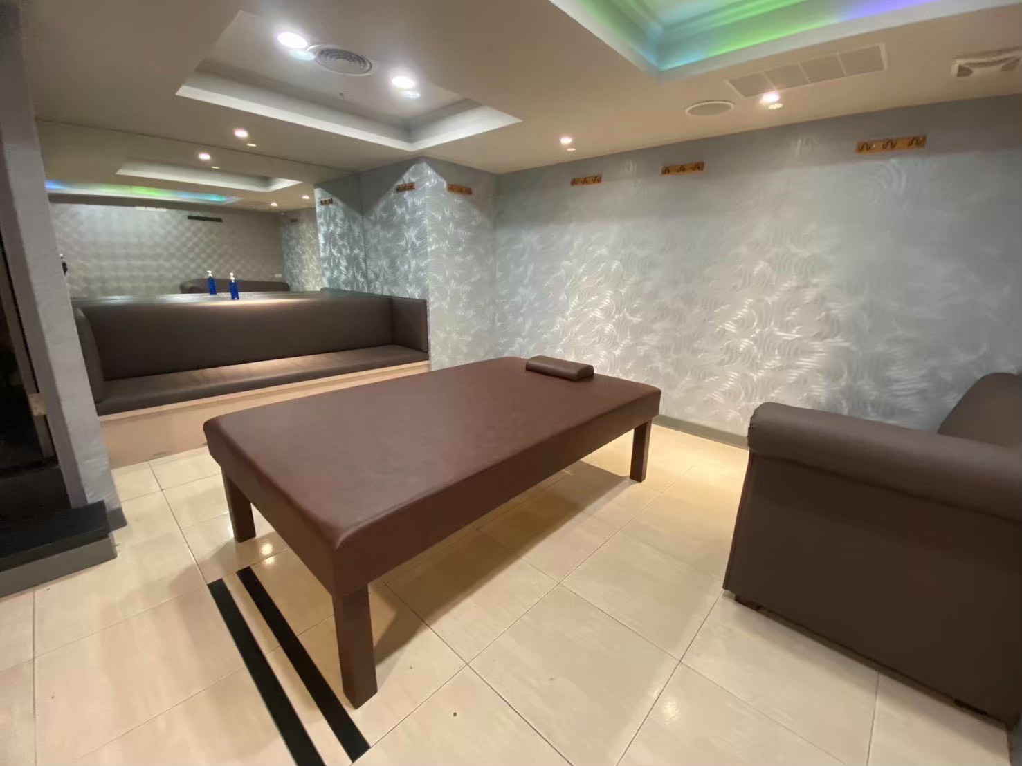台北酒店包廂環境與續台時間管理情境