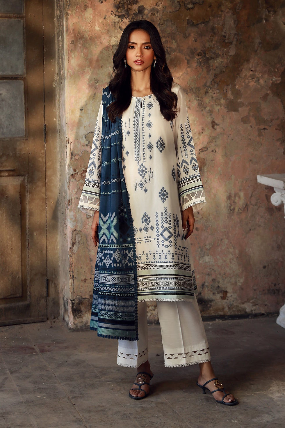 Thumbnail: Sahar Unstitched Jacquard Viscose 3Pc - Aztec Ivory JV-24-V3-02 