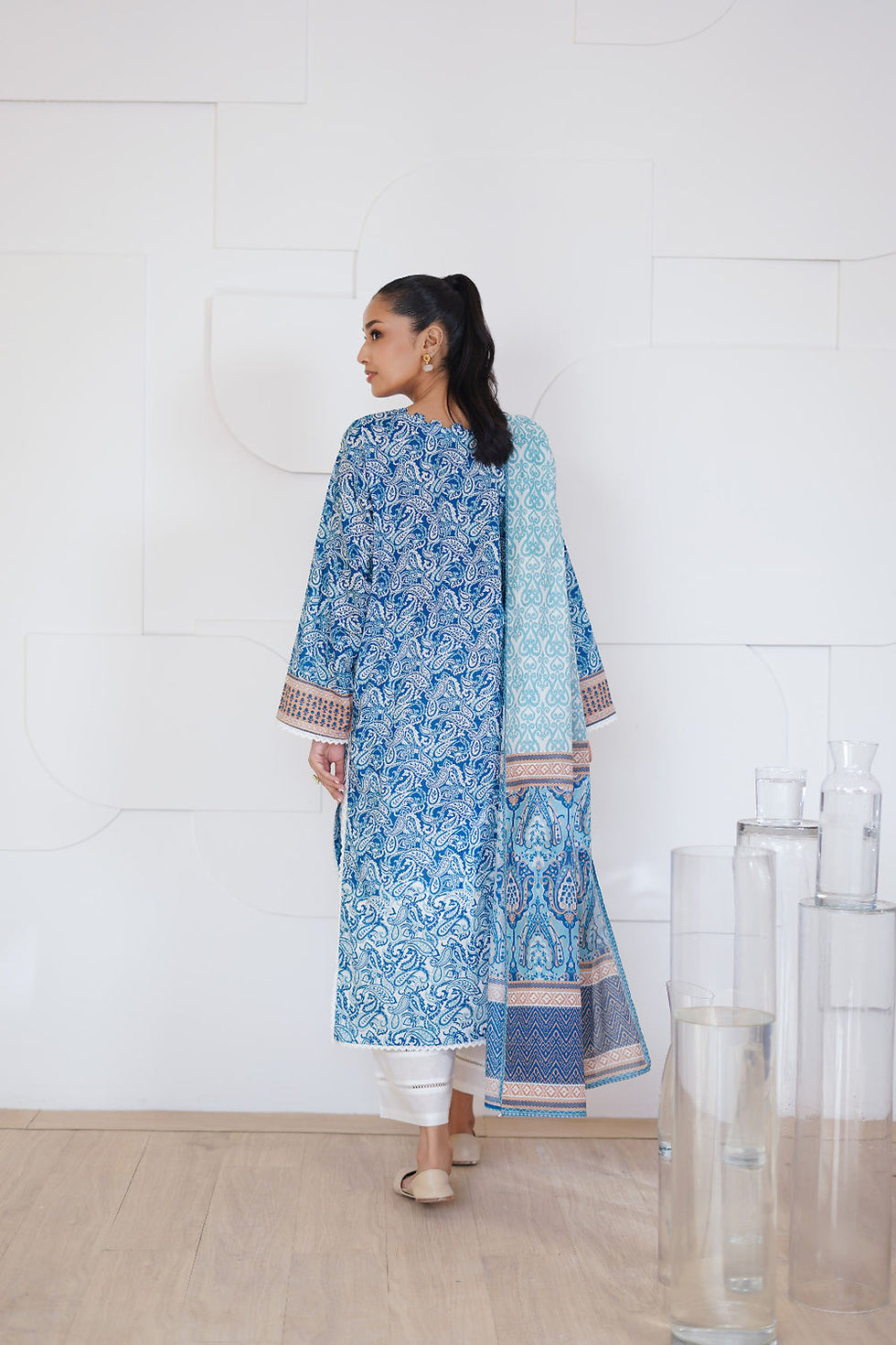 Thumbnail: AGHA NOOR READY TO WEAR  2 PIECE - CAMBRIC SUIT S107952