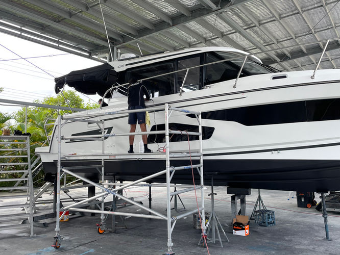 Boat cut and polishing specialists on the gold coast