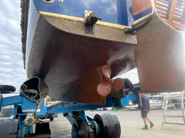 Marine growth on a boat hull