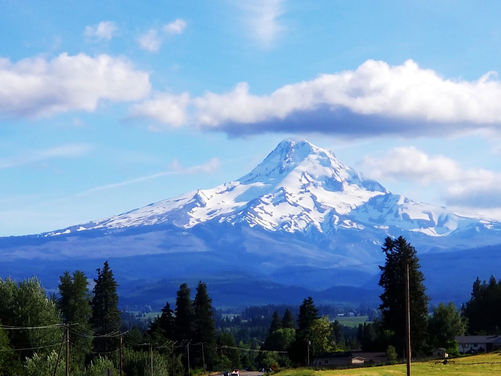 Magnificent view of Mount Hood from Route 35 South
