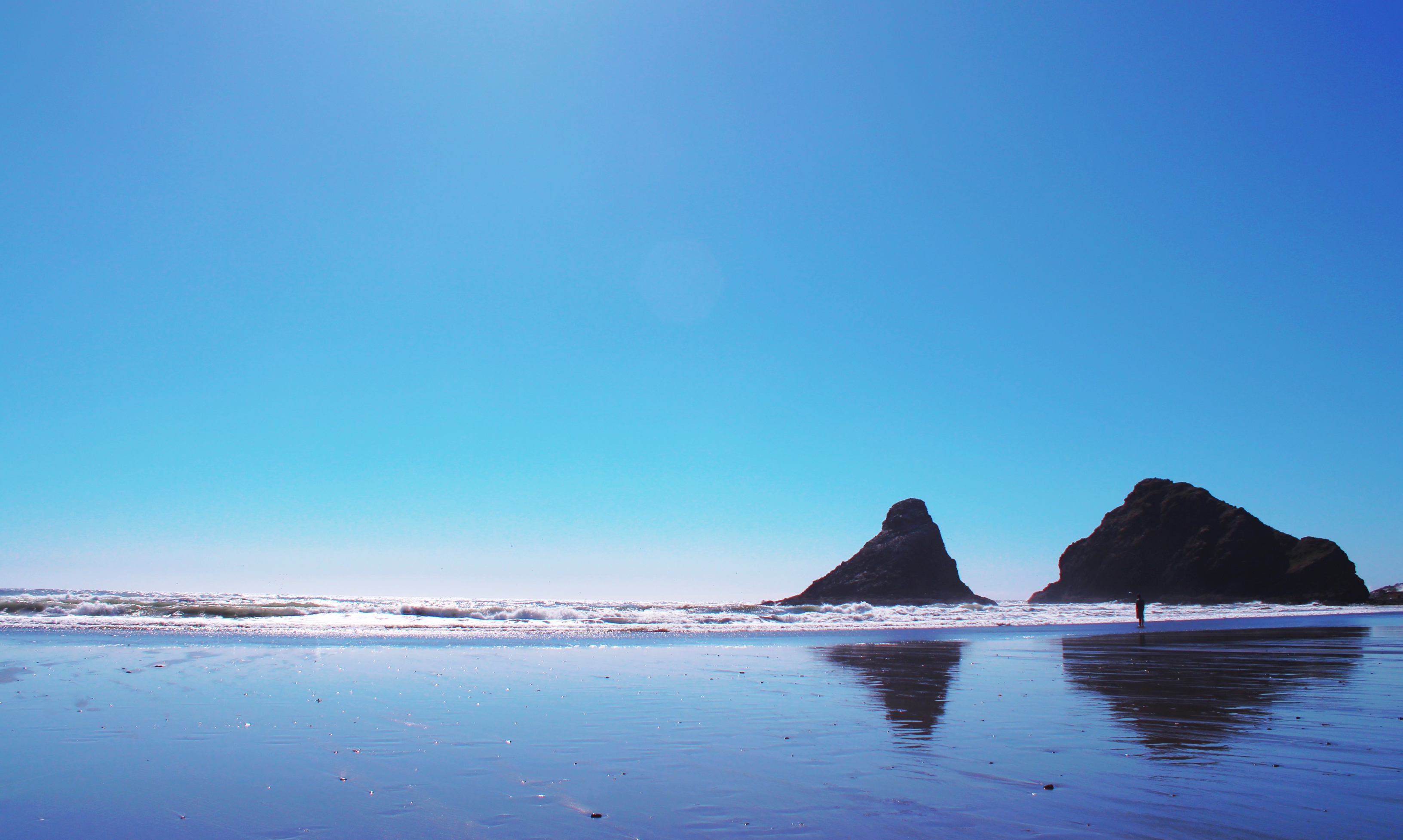 Serene and tranquil Hecate beach along the Pacific Coast.