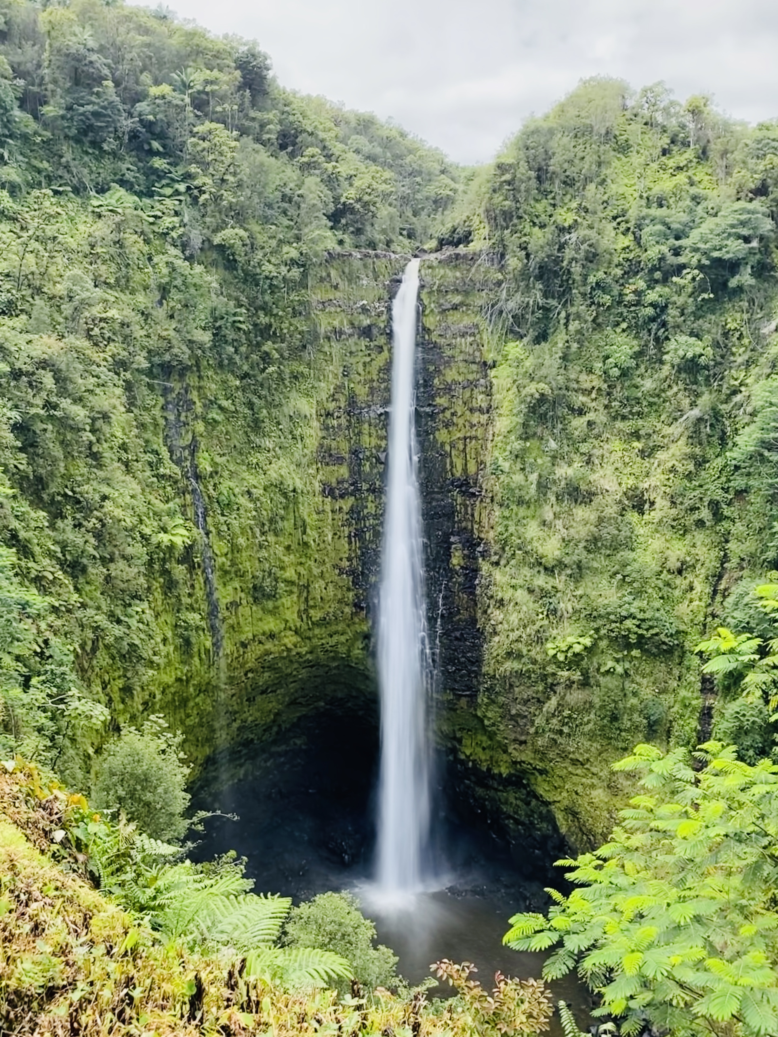 Akaka Water Falls