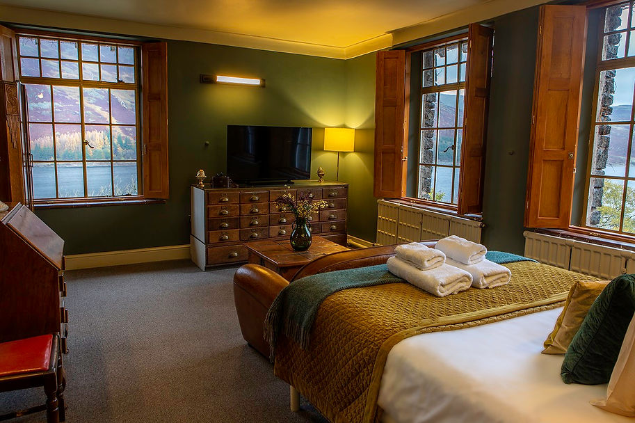 High_Street_LakeView_Junior_Suite_01.jpg