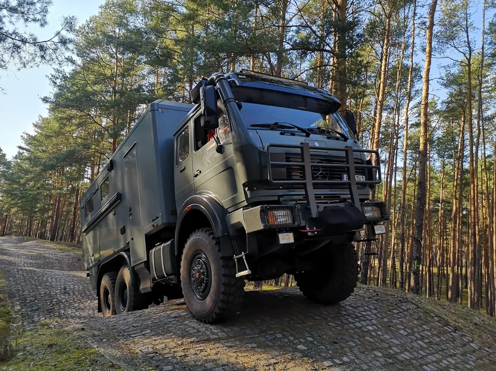 Mercedes Benz NG 6x6 Weltreisemobil. Offroad