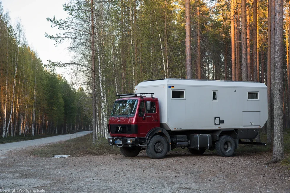 Mercedes Benz NG 80 4x4 Expeditionsfahrzeug. Im Patvinsuo Nationalpark
