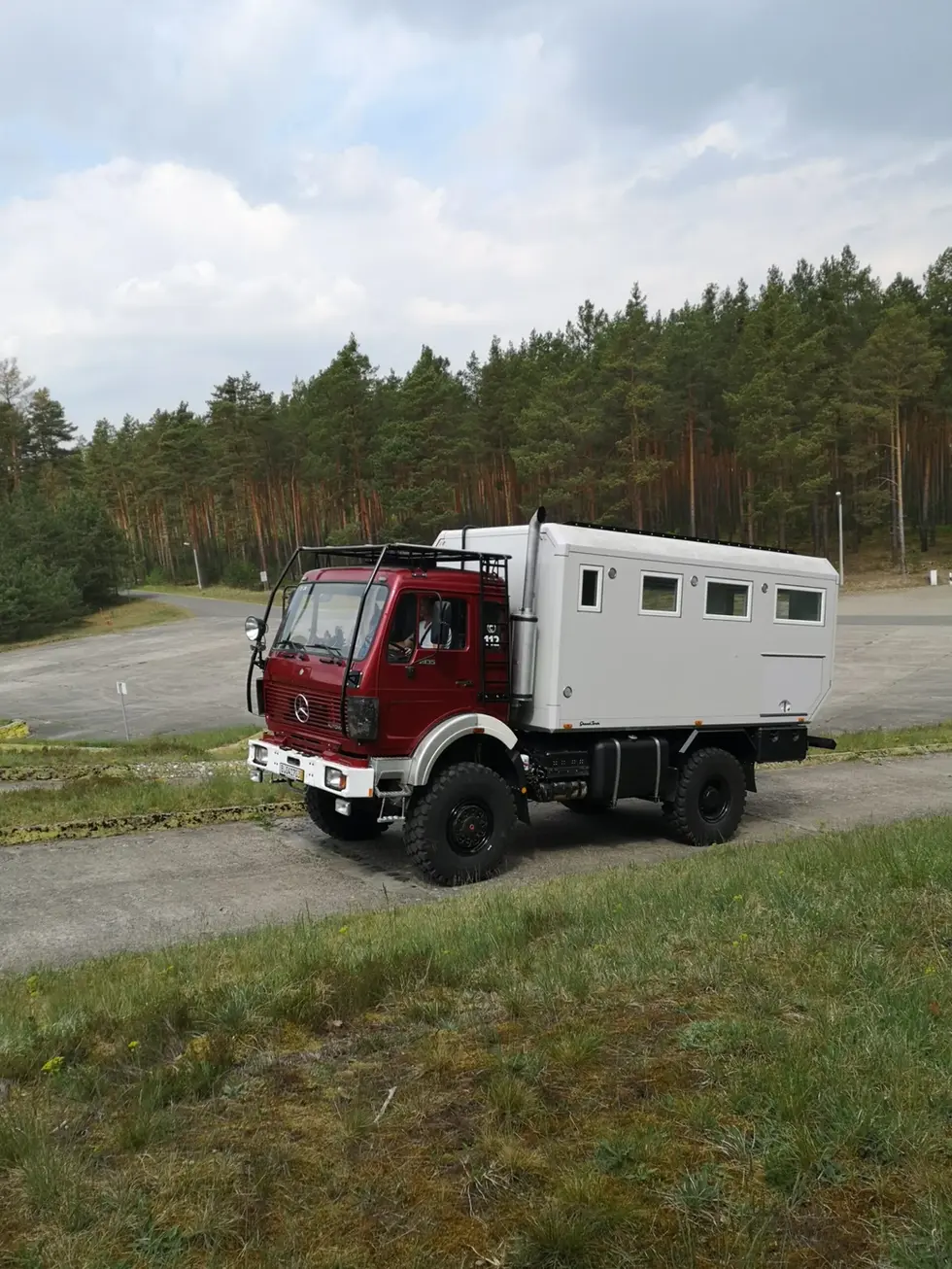 Mercedes Benz NG 4x4 Expeditionsfahrzeug. KCT Fenster