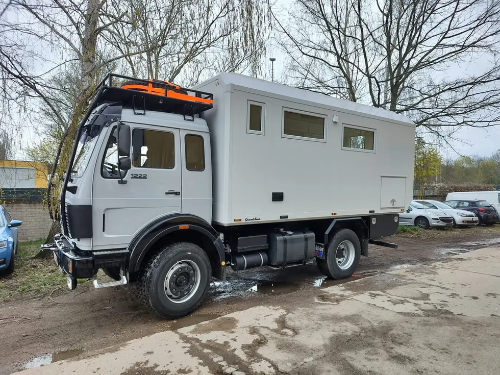 Mercedes Benz NG 80 4x4 Expeditionsfahrzeug. Dachträger