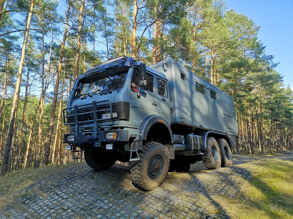 Mercedes Benz NG 6x6 Weltreisemobil. Verwindung