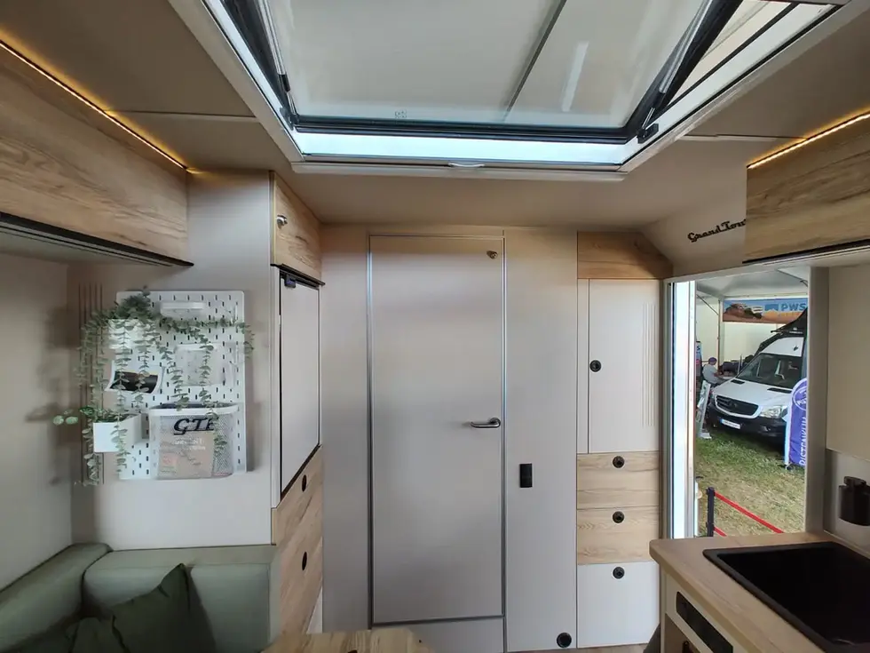 Mercedes Benz Atego 4x4 Expeditionsmobil. Wohnraum