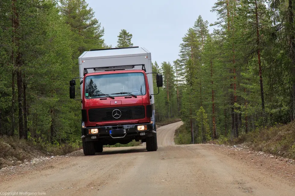 Mercedes Benz NG 80 4x4 Expeditionsfahrzeug. Im Oulanka Nationalpark in Lappland
