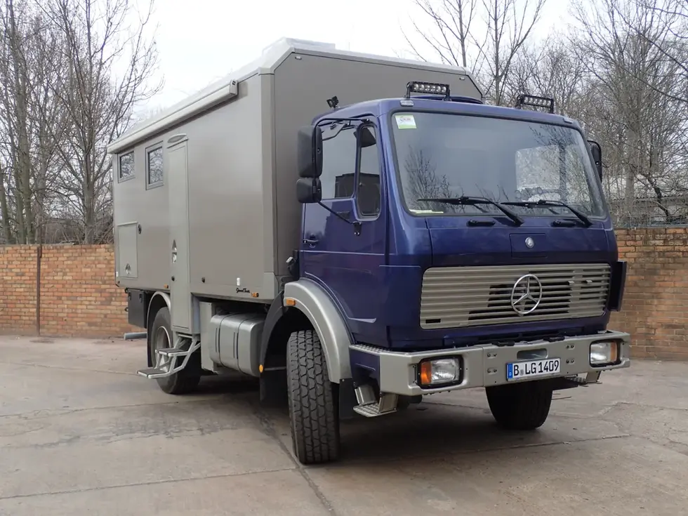 Mercedes Benz NG 80 4x4 Expeditionsfahrzeug. Markise, Eingangstreppe
