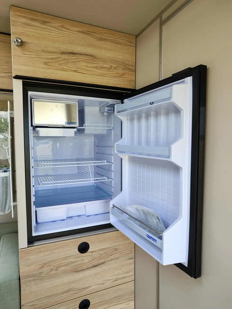 Mercedes Benz Atego 4x4 Expeditionsmobil. Kühlschrank