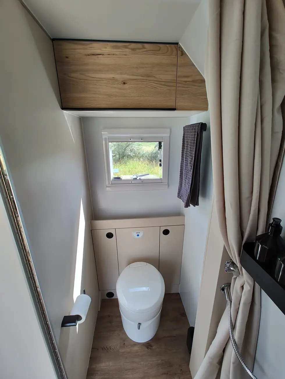Mercedes Benz Atego 4x4 Expeditionsmobil. Toilette