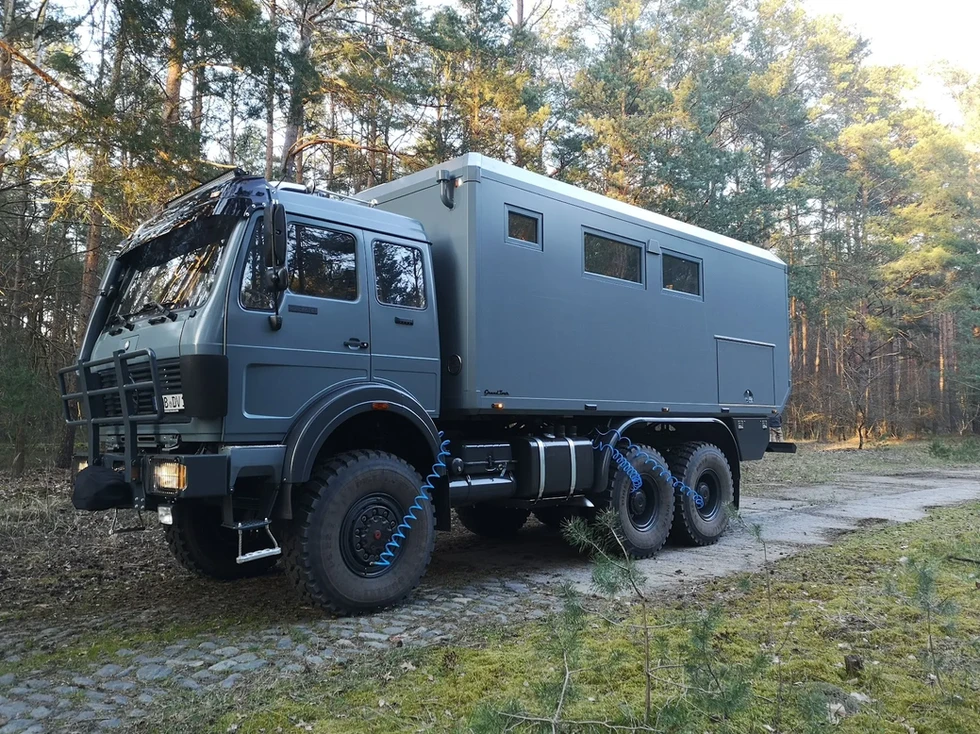 Mercedes Benz NG 6x6 Weltreisemobil. Druckluftanlage