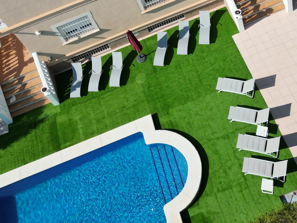 Los Olivos pool