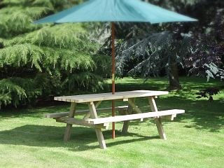 bench and parasol