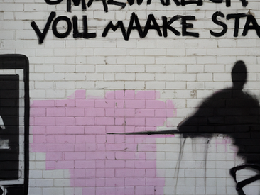 Exploiting Vulnerabilities in Mobile Applications with Zero-Click Attacks