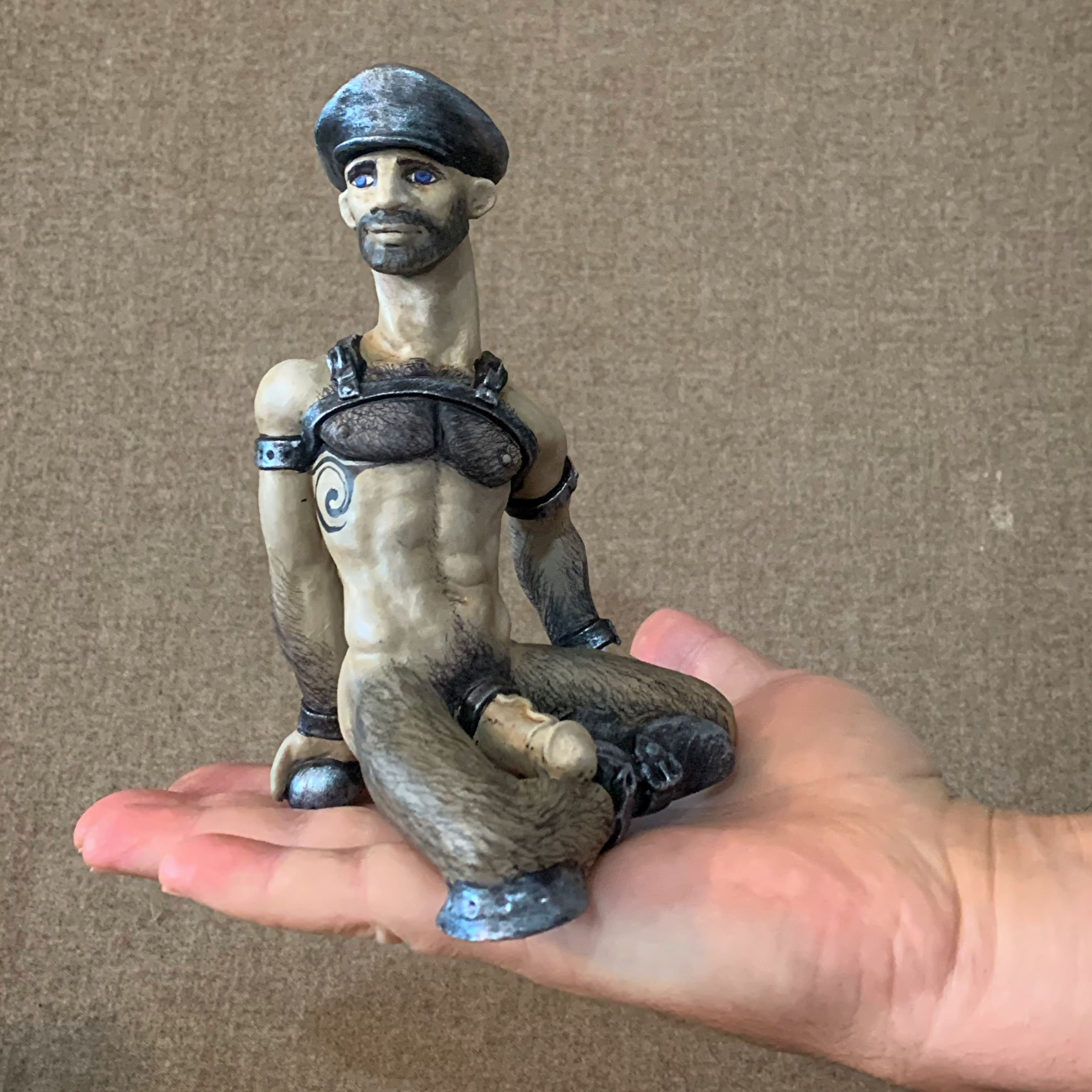 "Sr. Couro" resin statuette 15 cm