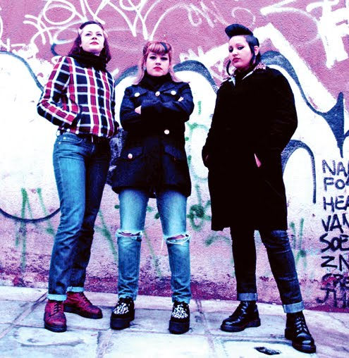 QUEM SÃO AS MULHERES ROCKEIRAS DO UNDERGROUND CURITIBANO?