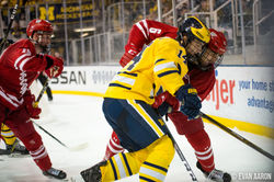 eaa.HKY.vsWisco.12.10.16.931