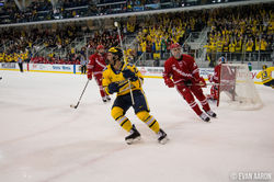 eaa.HKY.vsWisco.12.10.16.142