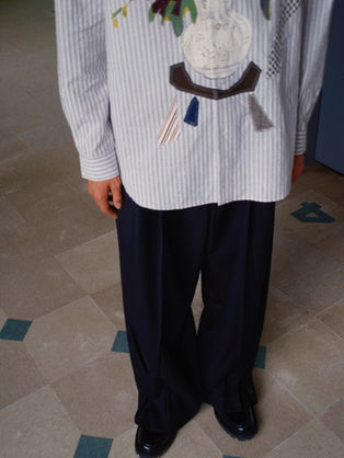 KHOKI 26fw collection 015 "Applique-detail shirt"