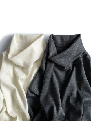 DRAFTING BY KILIMANJARO "MERINO WOOL LONG SLEEVE OFF TURTLE T-SHIRT"