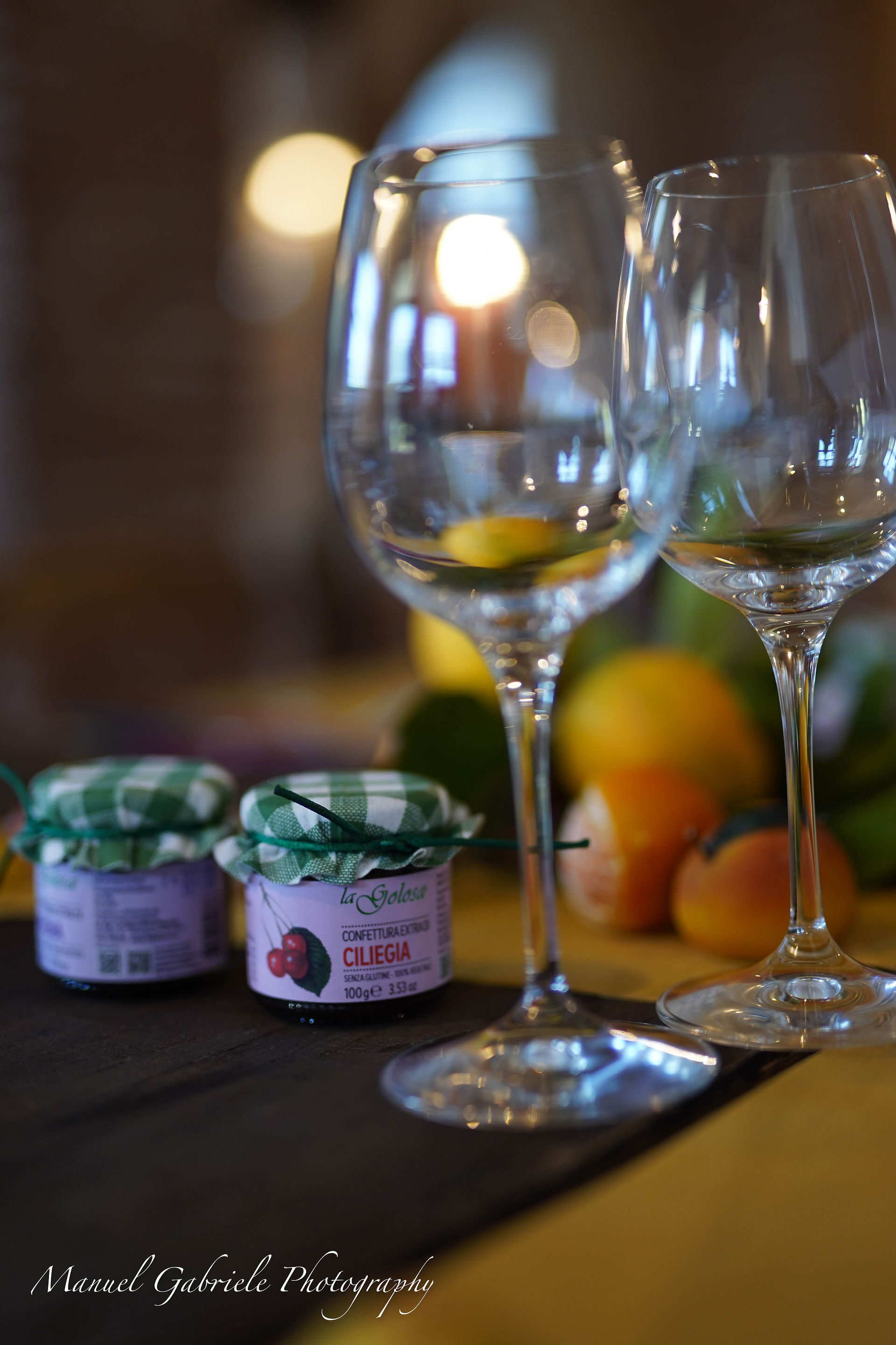 CAlici di Vino e Confettura di Frutta