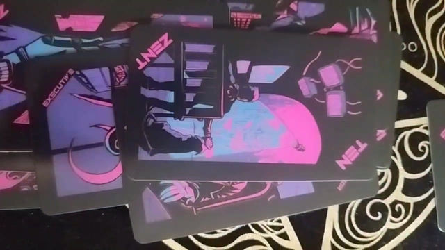 Miniatura: NEON MOON tarot ( código QR guía en español)