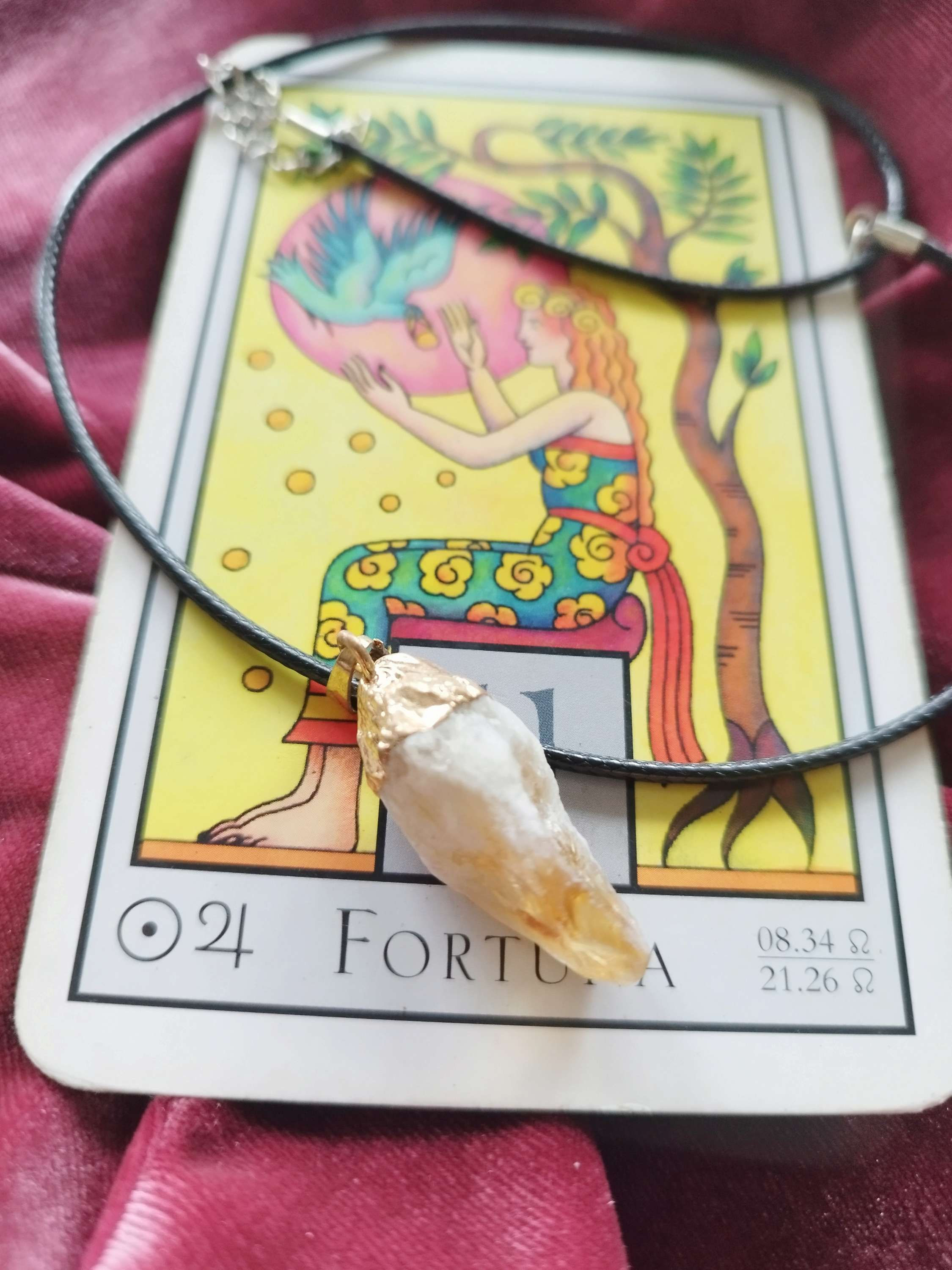 CITRINO DIJE incluye collar negro