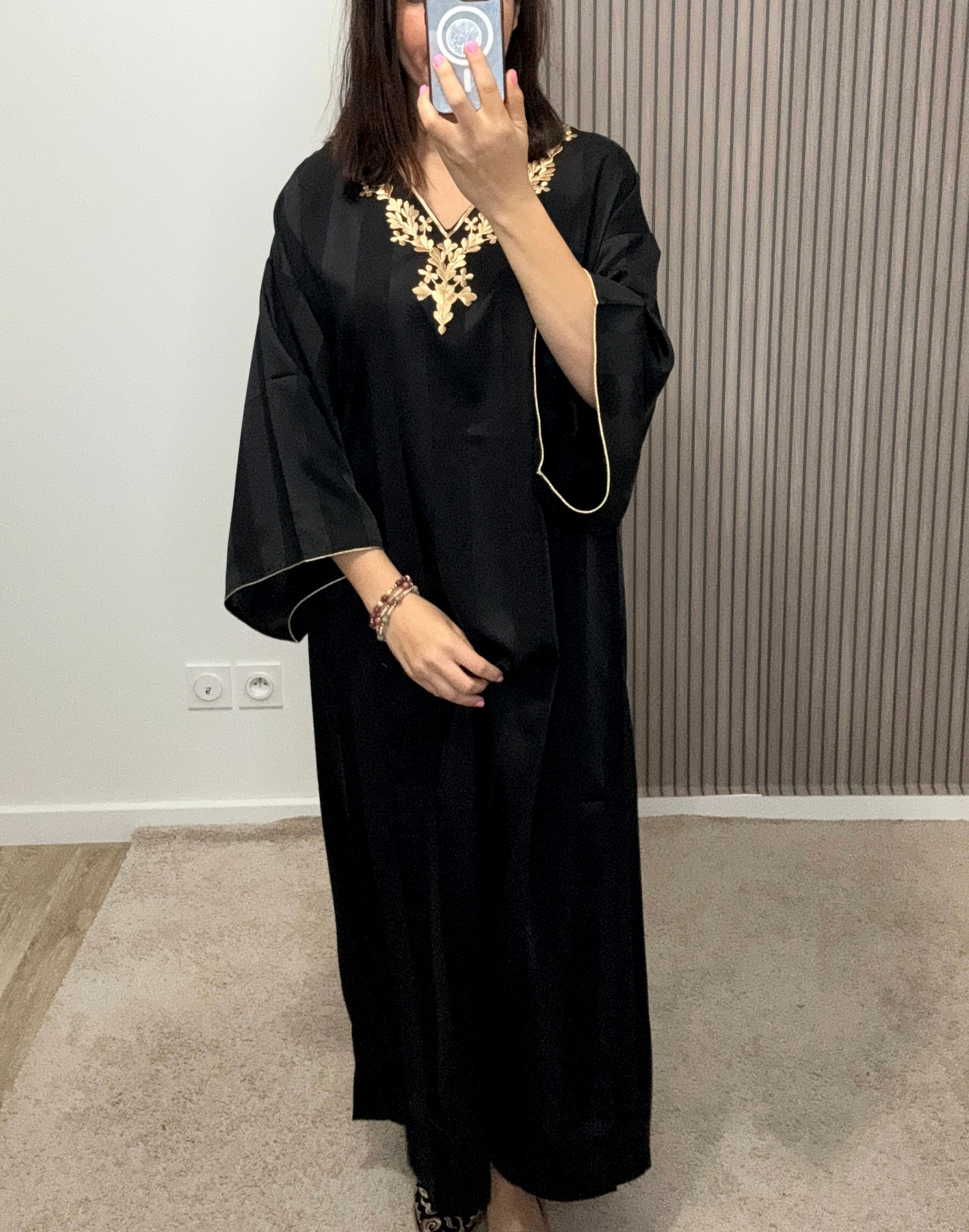 Johara gandoura chic en fil d’or 