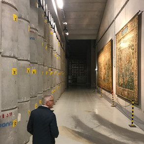Abb. 8: 2019 Forschungsreise zum Zwischenlager Covra NV in den Niederlanden, wo Museen aus der Region umsonst ihre Werke lagern können.