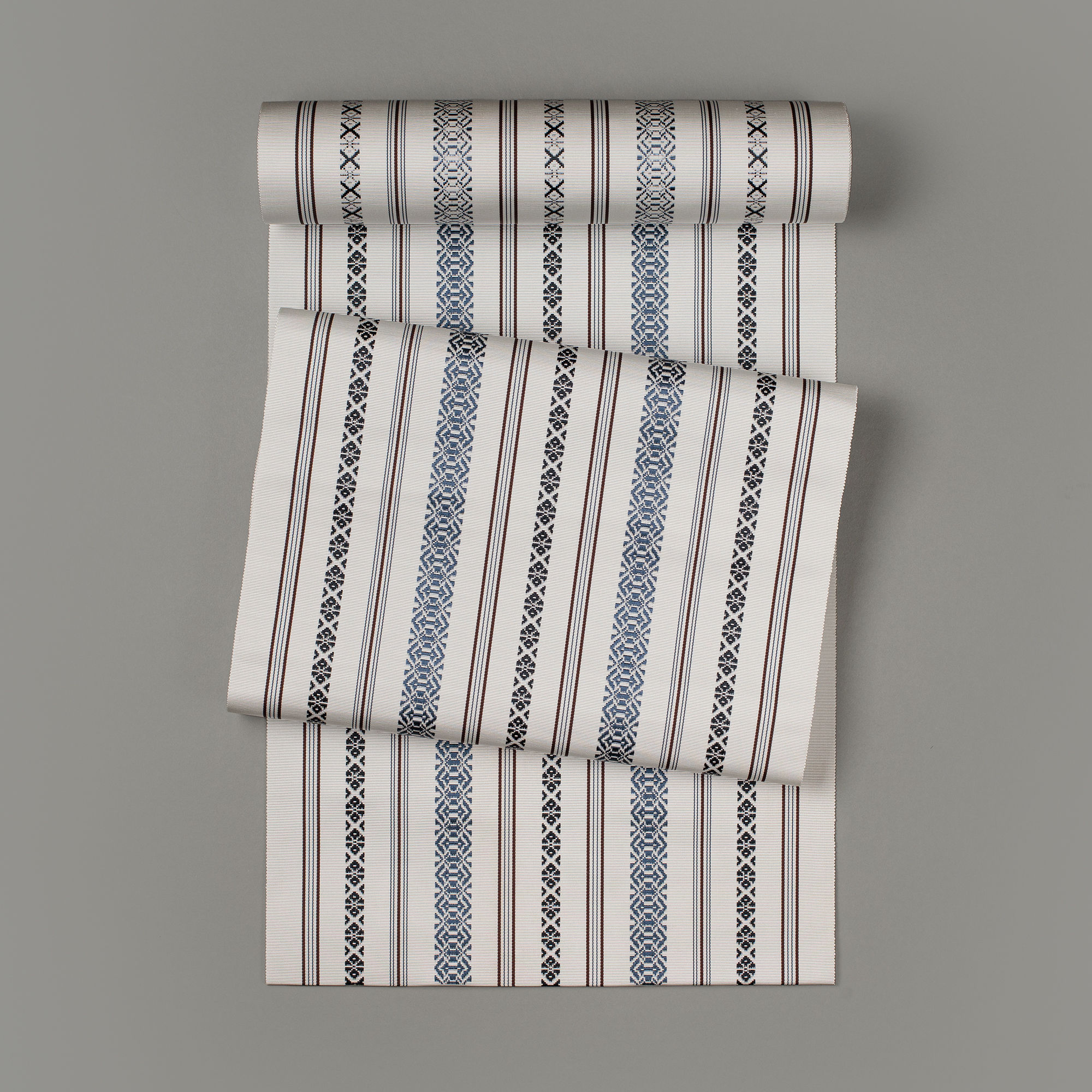 平地八寸献上帯(白鼠色)