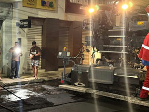 Recapeamento na Rua Aarão Reis beneficia moradores e movimentação comercial no Centro de Caxias