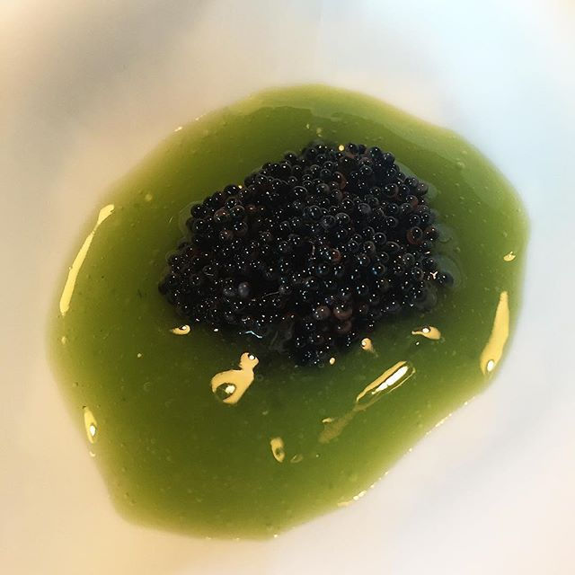 Huevas de bogavante con tigre sahumado