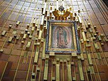 María: Adoración vs. Veneración
