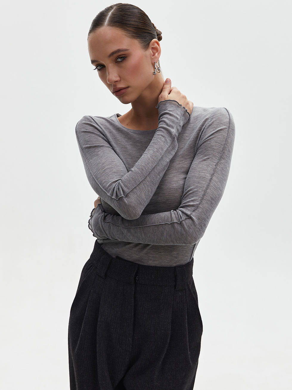 ЛОНГСЛІВ З ДЕКОРАТИВНИМИ ШВАМИ