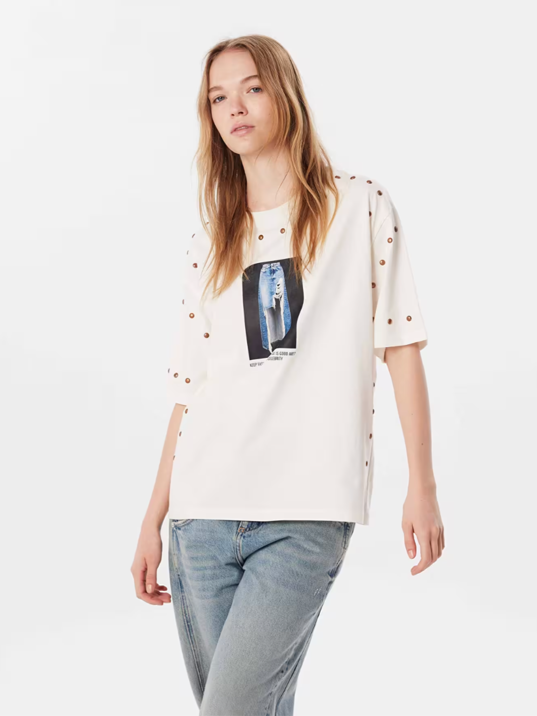 ФУТБОЛКА З ПРИНТОМ ТА ЗАКЛЕПКАМИ