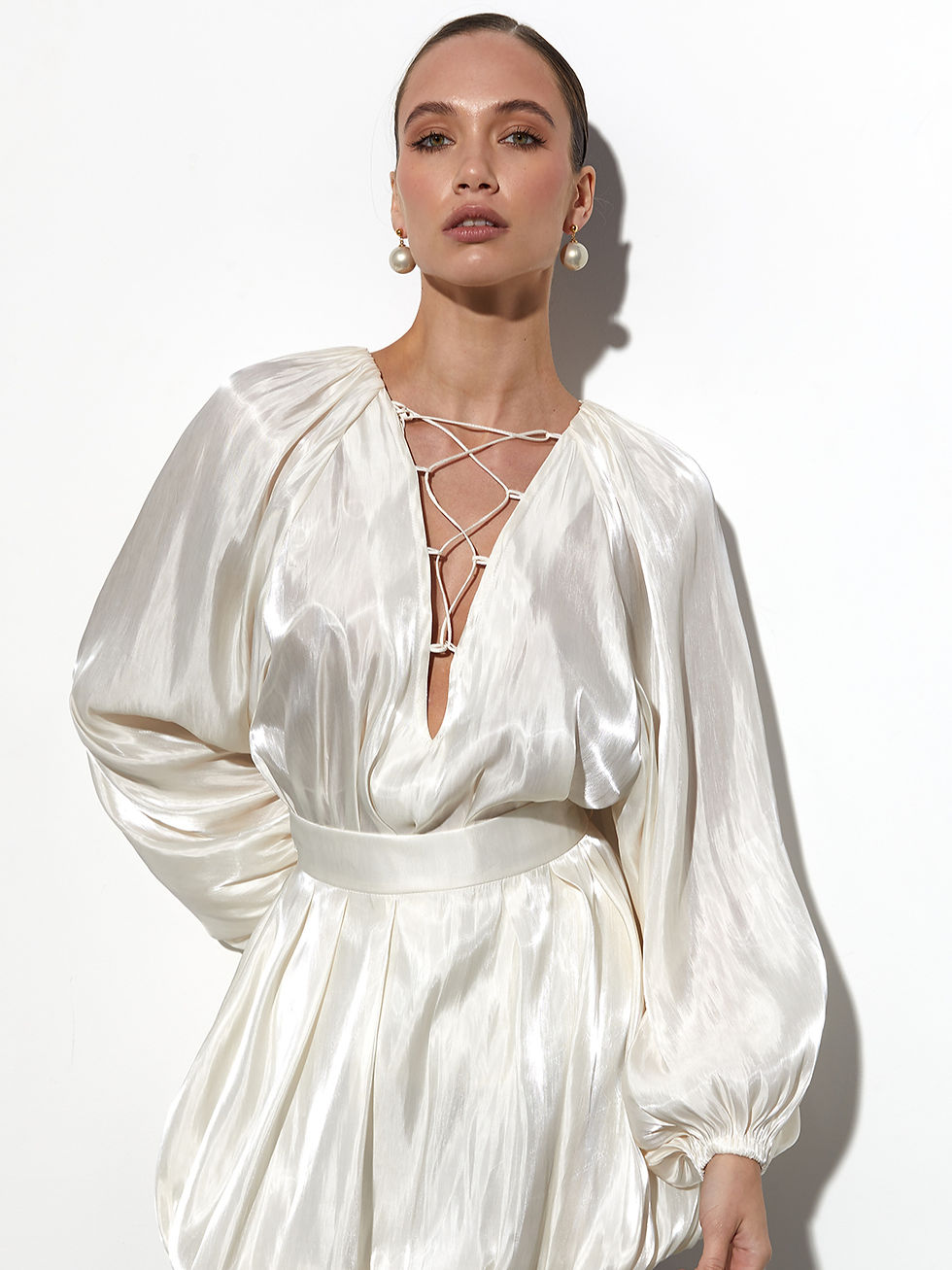 САТИНОВА БЛУЗА ЗІ ШНУРІВКОЮ