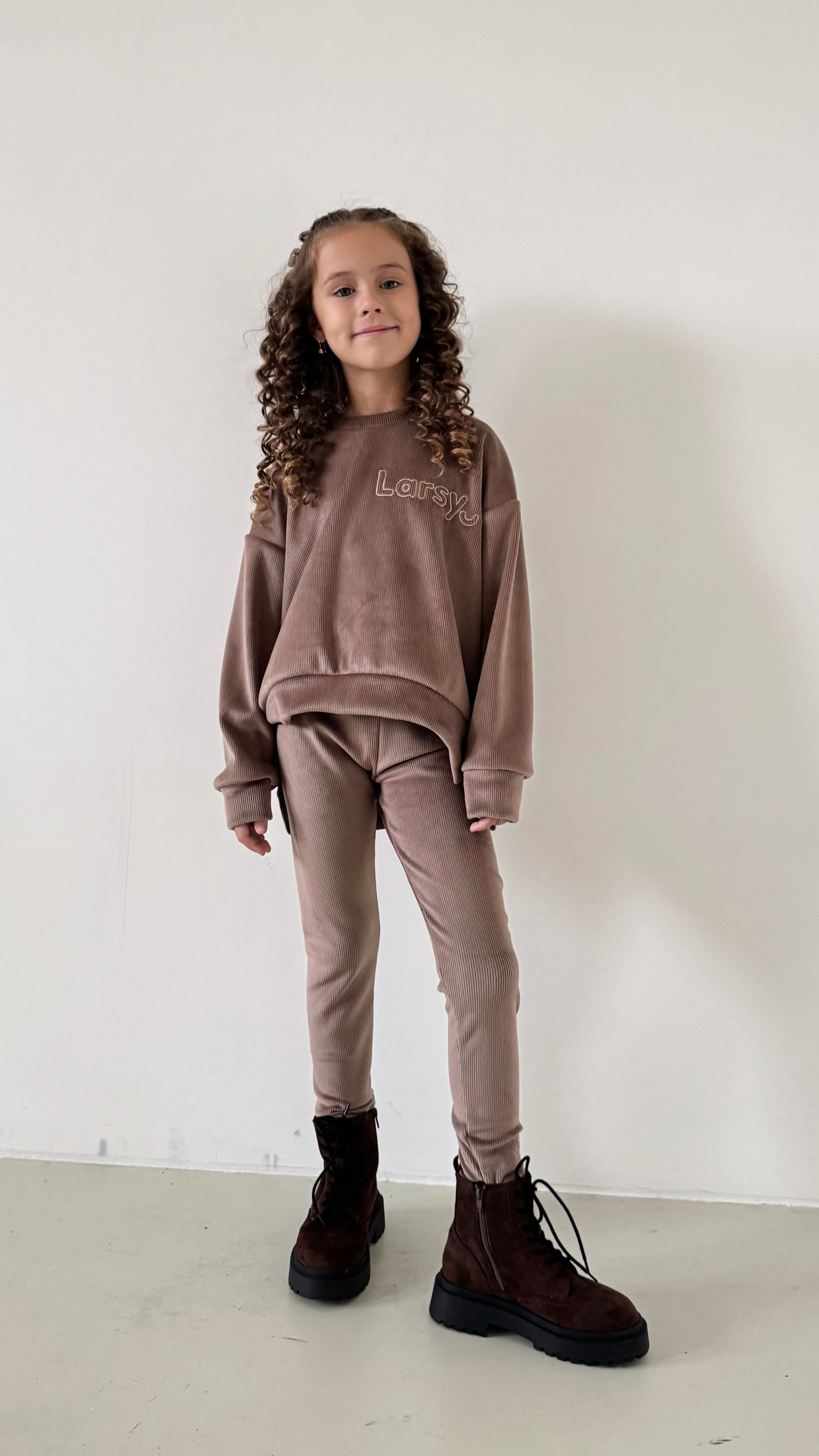 ЛЕГІНСИ У РУБЧИК З ВИШИВКОЮ ШОКОЛАД