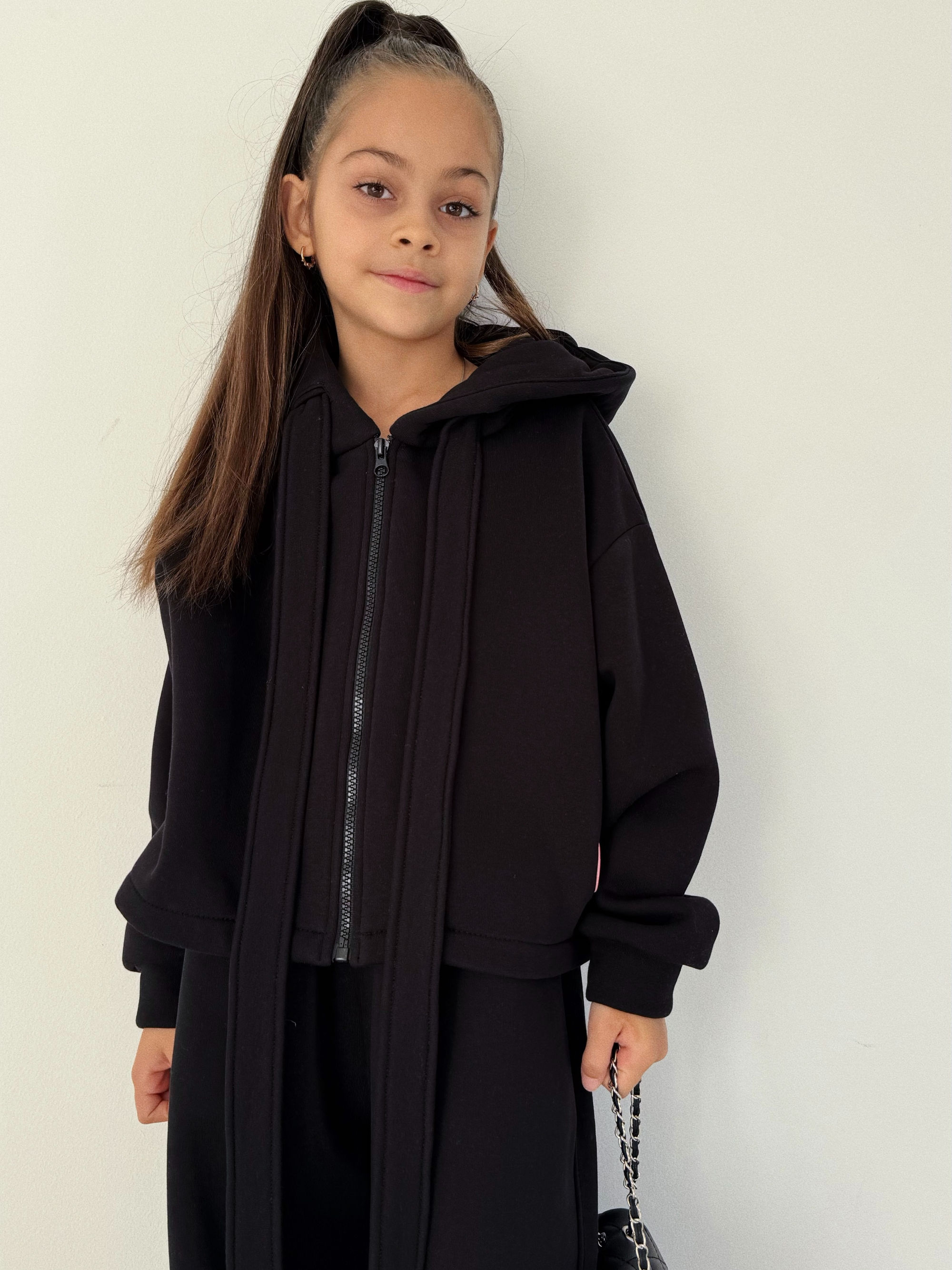 ХУДІ З ДОВГИМИ ШНУРКАМИ ЧОРНИЙ